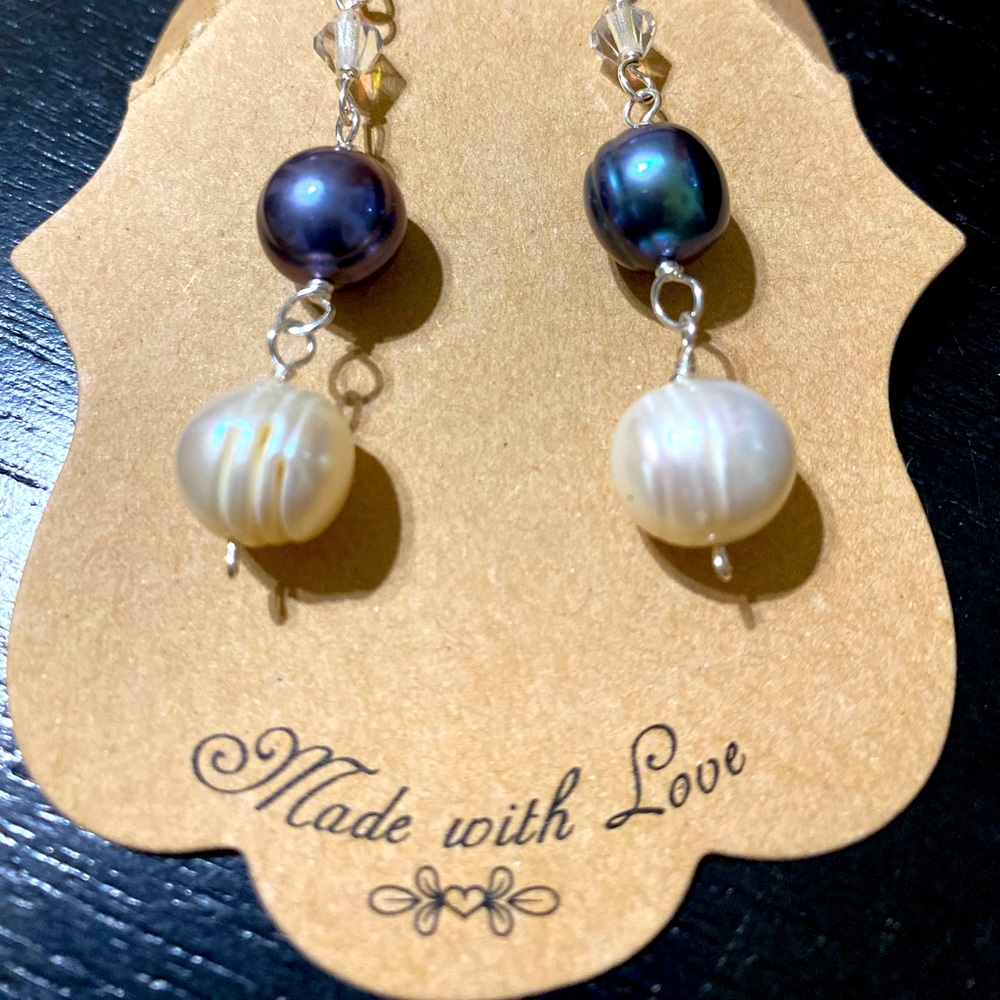 Dangling fresh water pearl earrings